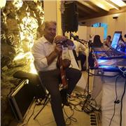 Insegnante per di chitarra classica folk elettrica e canto moderno