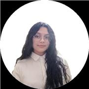 Profesora de idiomas (catalán, castellano e inglés) que imparte clases a niños de todas las edades