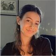 Sto studiando per ricevere il diploma francese BAC e ho fatto diversi scambi in paesi francofoni
