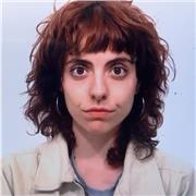 Licenciada en Humanidades con posibilidad de impartir clases de lengua, literatura, filosofía, escritura e historia