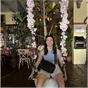 Me llamo Enora, soy francesa y tengo un máster en educación. Doy clases particulares de francés para todos los niveles y edades