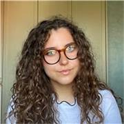 Studentessa di Mediazione Linguistica impartisce lezioni sia online che presenziali