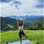Yoga and Pilates teacher in Rome giving private or group classes (Hatha, Yin, Vinyasa, Power, Mat Pilates)