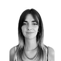 Profesora para apoyar en el desarrollo, conocimiento y resolución de dudas en los programas photoshop, indesign e illustrator