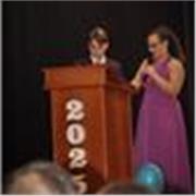 Adulto joven dispuesto a la enseñanza de la lengua castellana y su literatura de primaria o secundaria, innovador y tolerante.