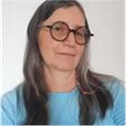 Profesora con extensa experiencia en la enseñanza de las matemáticas de manera lúdica y efectiva