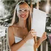 Se stai cercando un'insegnante per migliorare la tua situazione scolastica, eccomi qua. Scrivimi e dimmi di cosa hai bisogno.