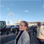 Profesora graduada en Historia del arte para niños y jóvenes estudiantes que necesiten apoyo