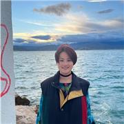 Teacher of Chinese ink painting & calligraphy, MA in Chinese&Western Philosophy, Photographer, Handicraft Artist.