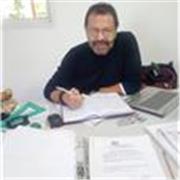 Docente con más de 20 años de experiencia