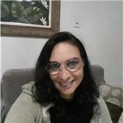 Dou aulas de reforço escolar e também aulas de inglês