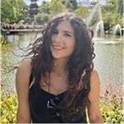 Laureata in Conservatorio e docente di musica, impartisco lezioni di Pianoforte, teoria e solfeggio per tutti i livelli!