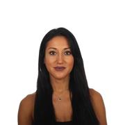 Me defino como una persona con actitud empática, risueña, comprensible y en constante aras de mejorar profesionalmente