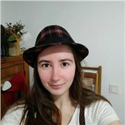 Étudiante en littérature française, j'aborde la langue française avec une réflexion pluri-linguistique