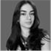 Insegnante di inglese con certificato Cambride C2 impartisce lezioni a studenti di ogni età