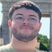 Soy Iker me defino como alguien flexible a la hora de enseñar paciente y dar un enfoque a las clases mas entretenidas para alumnos