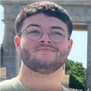 Soy Iker me defino como alguien flexible a la hora de enseñar paciente y dar un enfoque a las clases mas entretenidas para alumnos