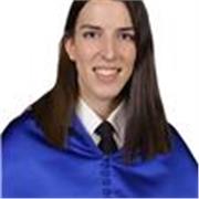 Pedagoga imparte clases de lenguaje musical