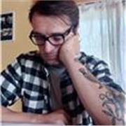 Profesor de filosofía, experto en política y educación. Clases personalizadas y orientadas a objetivos para todos los niveles