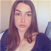 Profesora de Matemáticas o Física, a nivel ESO y bachillerato. Estudiante de segundo en Ingeniería de datos.