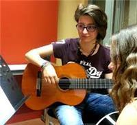 Cours de guitare à domicile ( dans le secteur de Vendôme 41 ) ou via webcam