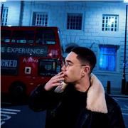 Native London English tutor for confident speaking and exams