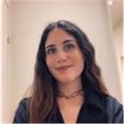 Nativa francesa que enseña francés a los jovenes (primaria, ESO y puede ser también bachillerato) de nivel principiante a avanzado