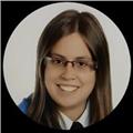 Graduada en química, en posesión del máster en formación al profesorado, ofrece clases a bachiller en ferrol