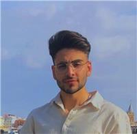 Graduado en estudios ingleses con máster en comunicación internacional y traducción busca empleo como profesor de inglés