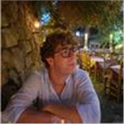 Mi chiamo Andrea Dentico, sono un laureando in Giurisprudenza e offro lezioni online di diritto privato, costituzionale, penale.