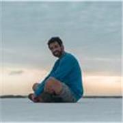 Soy una persona muy flexible y adaptable a la realidad y a los estudiantes. Creo que le brindaré clases a los que serán el futuro del país, por ello consideró que es un honor y a la vez una responsabilidad hacerlo!