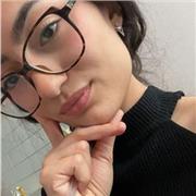 Étudiante voulant partager ses connaissances et aider les élèves.