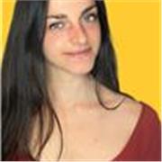 Professoressa di spagnolo esperta (C2), viaggiatrice e surfista, laureata in Lingue presso l’Università di Granada (ES)