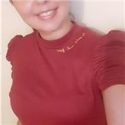 Docente de informática que imparte clases para niños de todas las edades