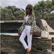 Me defino como especialista en dificultades con el aprendizaje y muy empática y con mis alumnos, organizada y motivadora