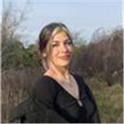 Soy una persona creativa y proactiva con muchas ganas de enseñar e inspirar a personas de todas ls edades.