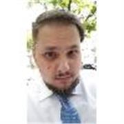 Profesor de inglés capaz de enseñar a los alumnos a defenderse y aprender de forma correcta