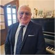 dopo 35 anni di docenza, desidero continuare la formazione dei giovani all'amore per l'italiano, il latino, la storia e la geograf
