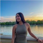 Profesora de inglés con certificado C1 de Cambridge. Imparto clases tanto presenciales como online.