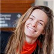 Cours d'italien personnalisés avec une enseignante ayant vécu en Italie, diplômée en langues, ouverte et cultivée.