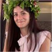 Laureata in giurisprudenza offre insegnamenti di diritto a studenti delle superiori e dell’Università
