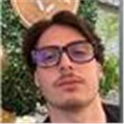 Laureando in linguaggi dei media, che da ripetizioni di storia, filosofia, italiano, letteratura, sociologia