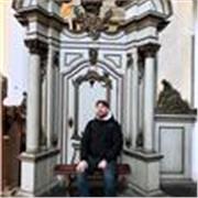 Ich biete Nachhilfe im Fach Geschichte und verspreche mit Freude und Begeisterung in diesem manchmal etwas trockenenFach zu helfen