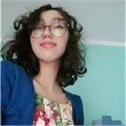 Profesora de inglés muy social y animada, especializada en conversación y pronunciación. 