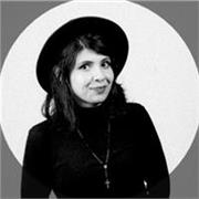 Profesora de español y literatura con enfoque en lectura crítica y creación de textos