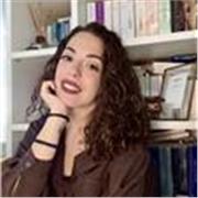 Tutor online con esperienza offre ripetizioni personalizzate e spiegazioni chiare per migliorare voti e metodo di studio. 