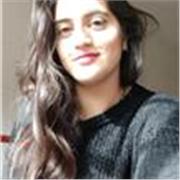 Graduada de abogacía imparte clases a niños, adolescentes y adultos