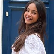 Profesora de inglés se ofrece a dar clases particulares o en pequeños grupos a niños y adolescentes de forma económica. Metodología variada y dinámica, intento hacer la clase amena y muy práctica