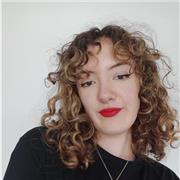 Etudiante en premier année de Master droit social, je suis titulaire d’une licence AES et d’un bac mention bien.