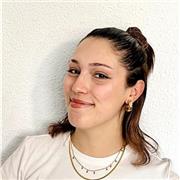 Estudiante en grado de bellas con especialidad de pintura